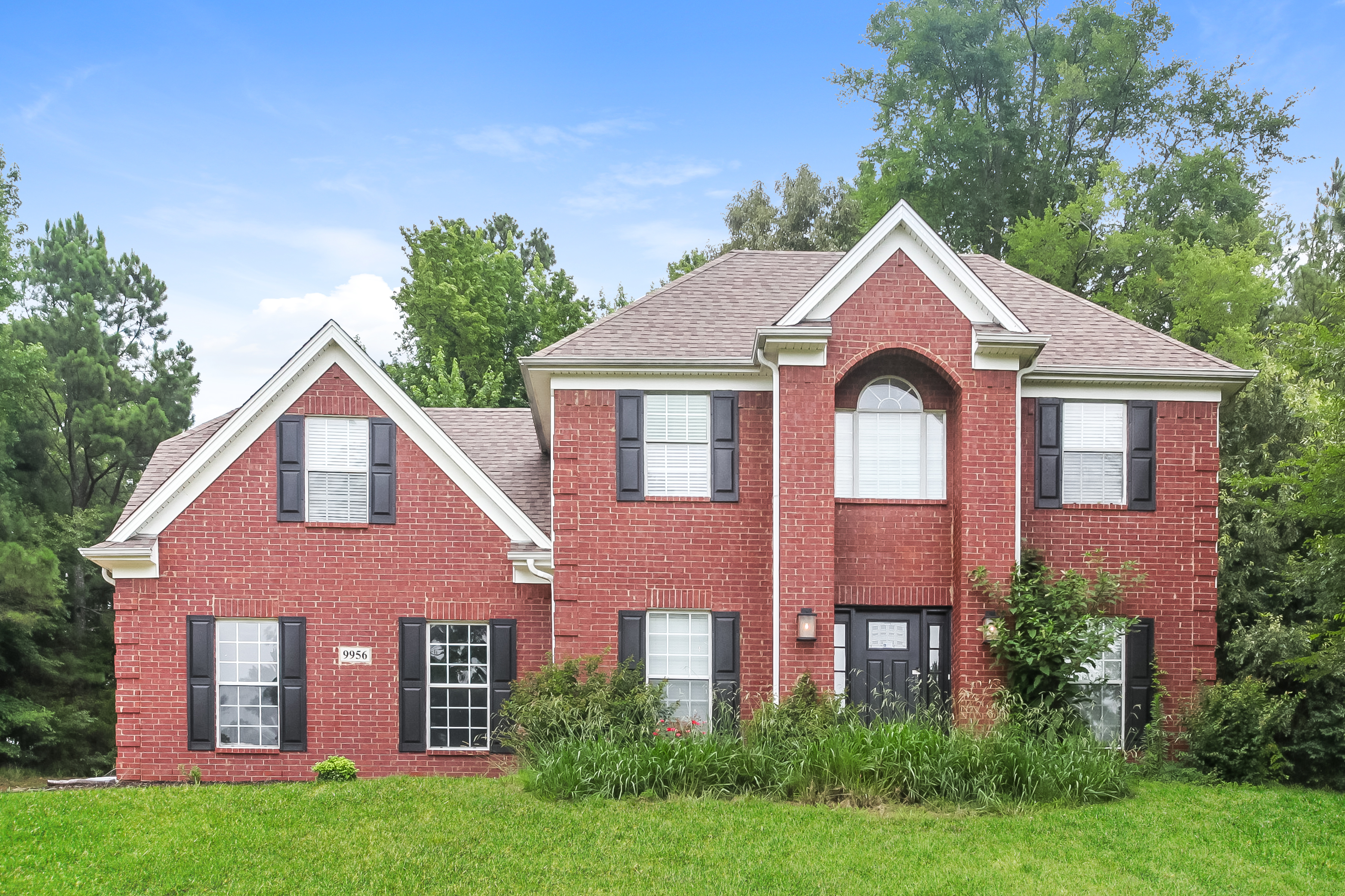 9956 S Cypress Plantation Drive Olive Branch, MS 38654